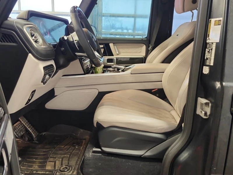 Mercedes-Benz G 63 AMG * CARFAX * БЕЗ ПЪРВОНАЧАЛНА ВНОСКА, снимка 5 - Автомобили и джипове - 53065423