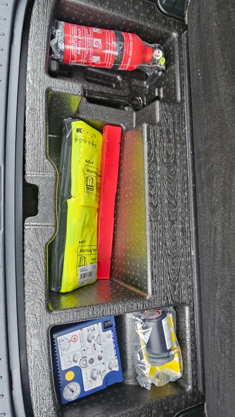 Kia Sportage 1.6TURBO-GDI, снимка 13 - Автомобили и джипове - 53300466