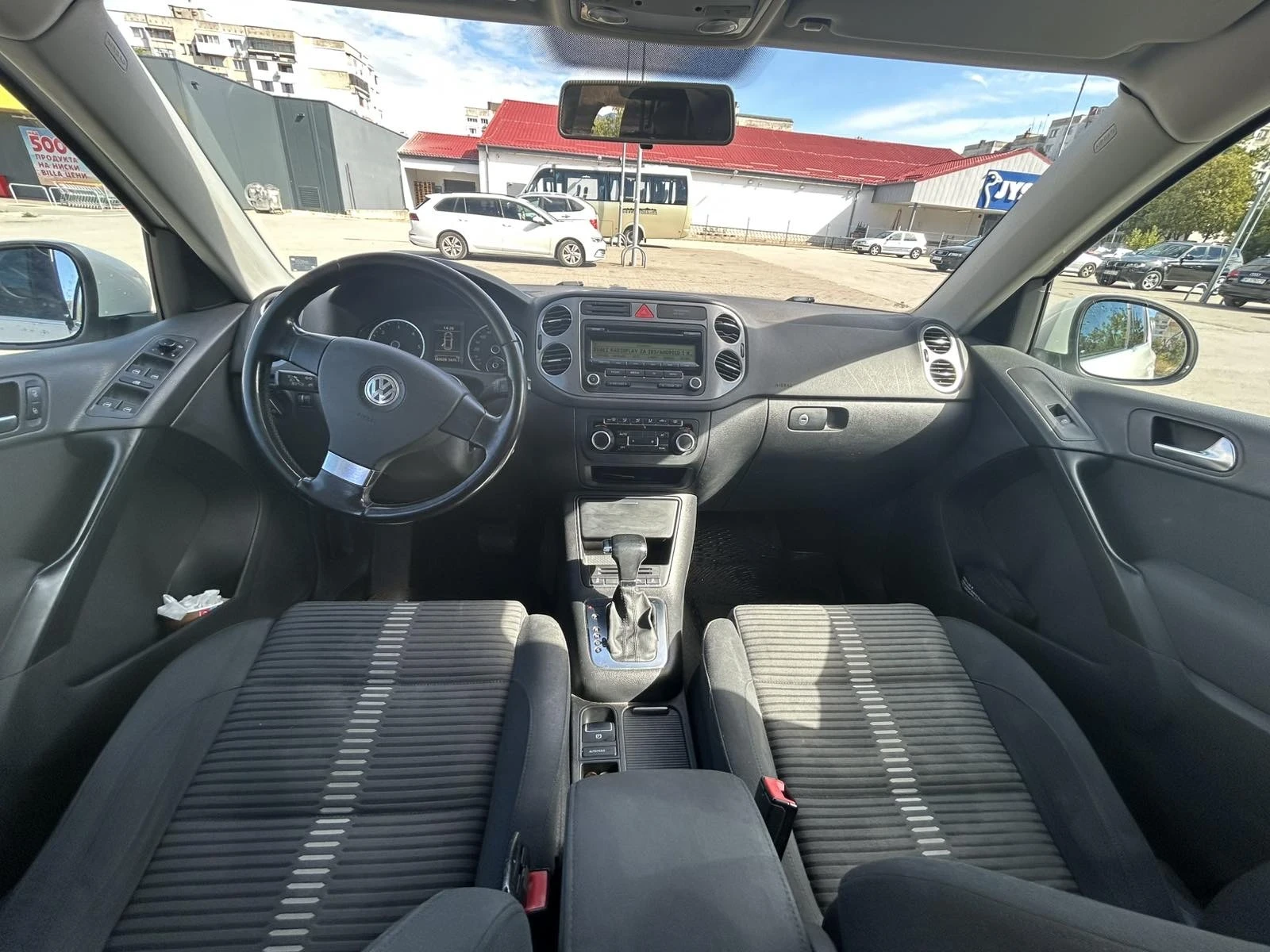 VW Tiguan 2.0 tdi, снимка 7 - Автомобили и джипове - 53800041