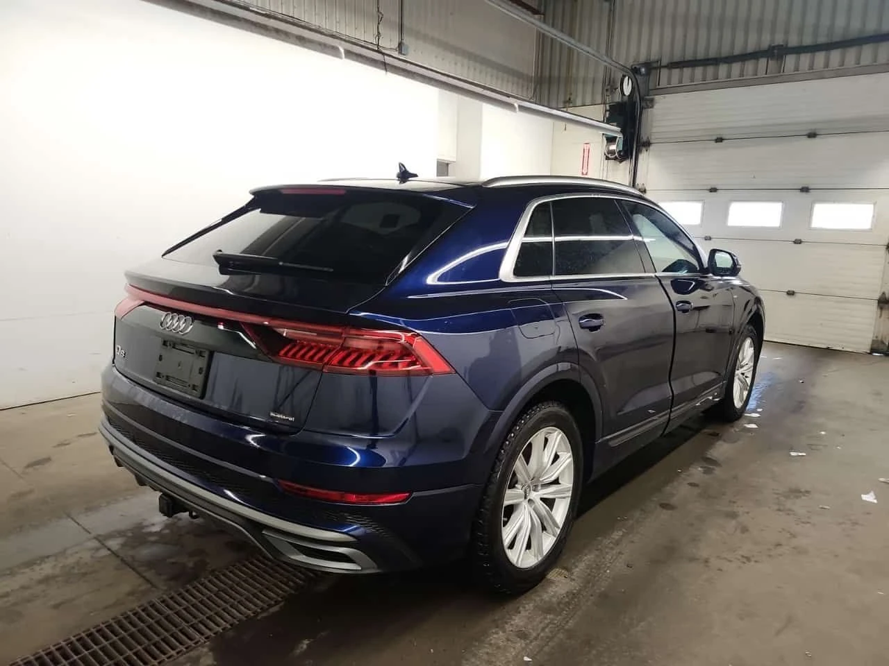 Audi Q8 * PROGRESSIV * ПАНО * ОБДУХВАНЕ * KEYLESS * 360, снимка 3 - Автомобили и джипове - 54231483