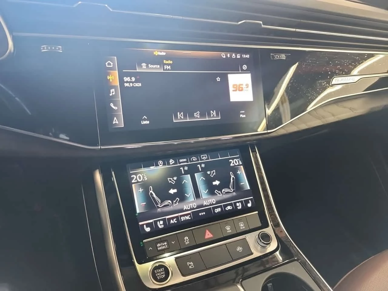 Audi Q8 * PROGRESSIV * ПАНО * ОБДУХВАНЕ * KEYLESS * 360, снимка 11 - Автомобили и джипове - 54231483