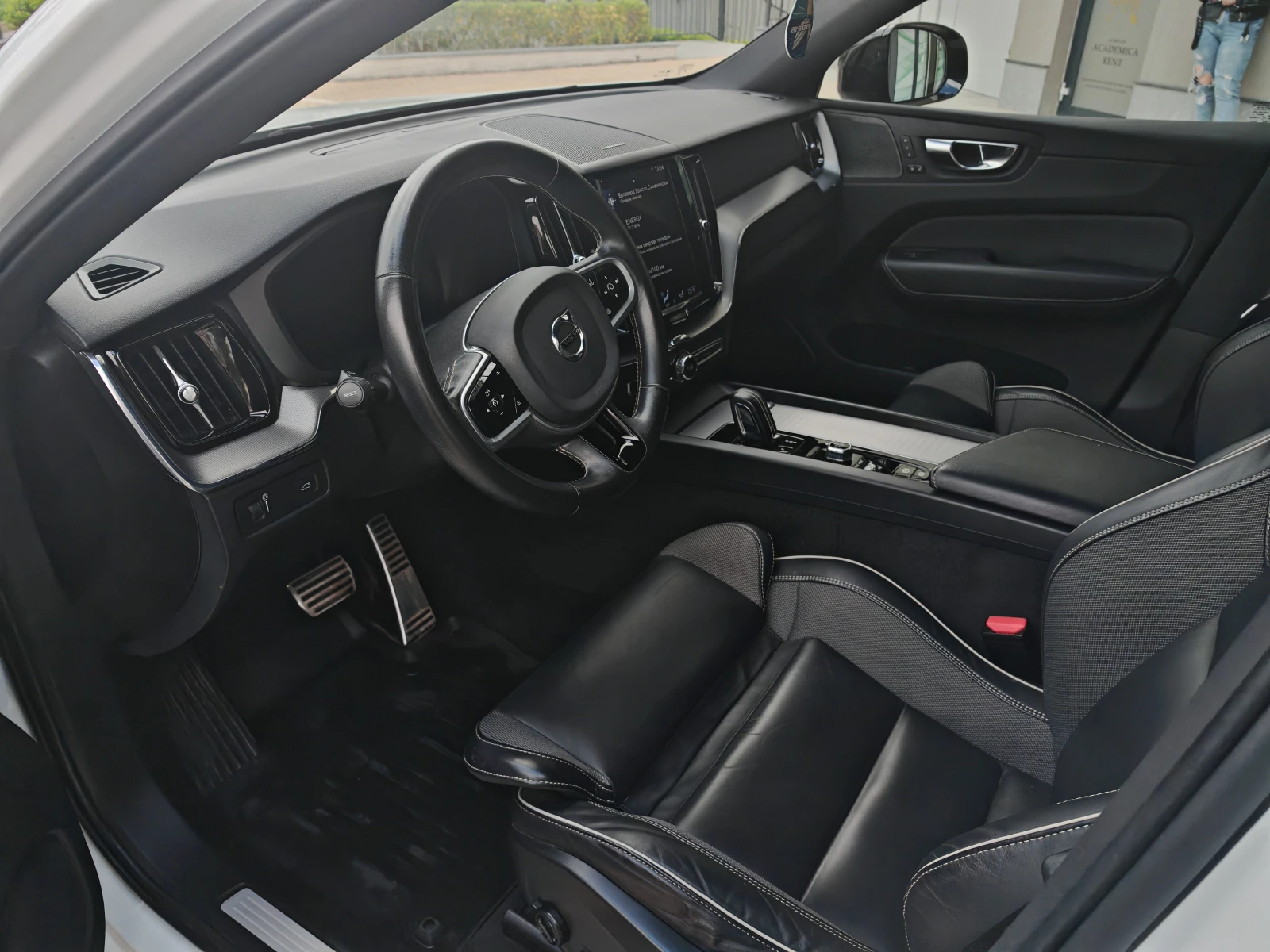 Volvo XC60 B5 Mild Hybrid 250hp AWD   , снимка 6 - Автомобили и джипове - 54335742