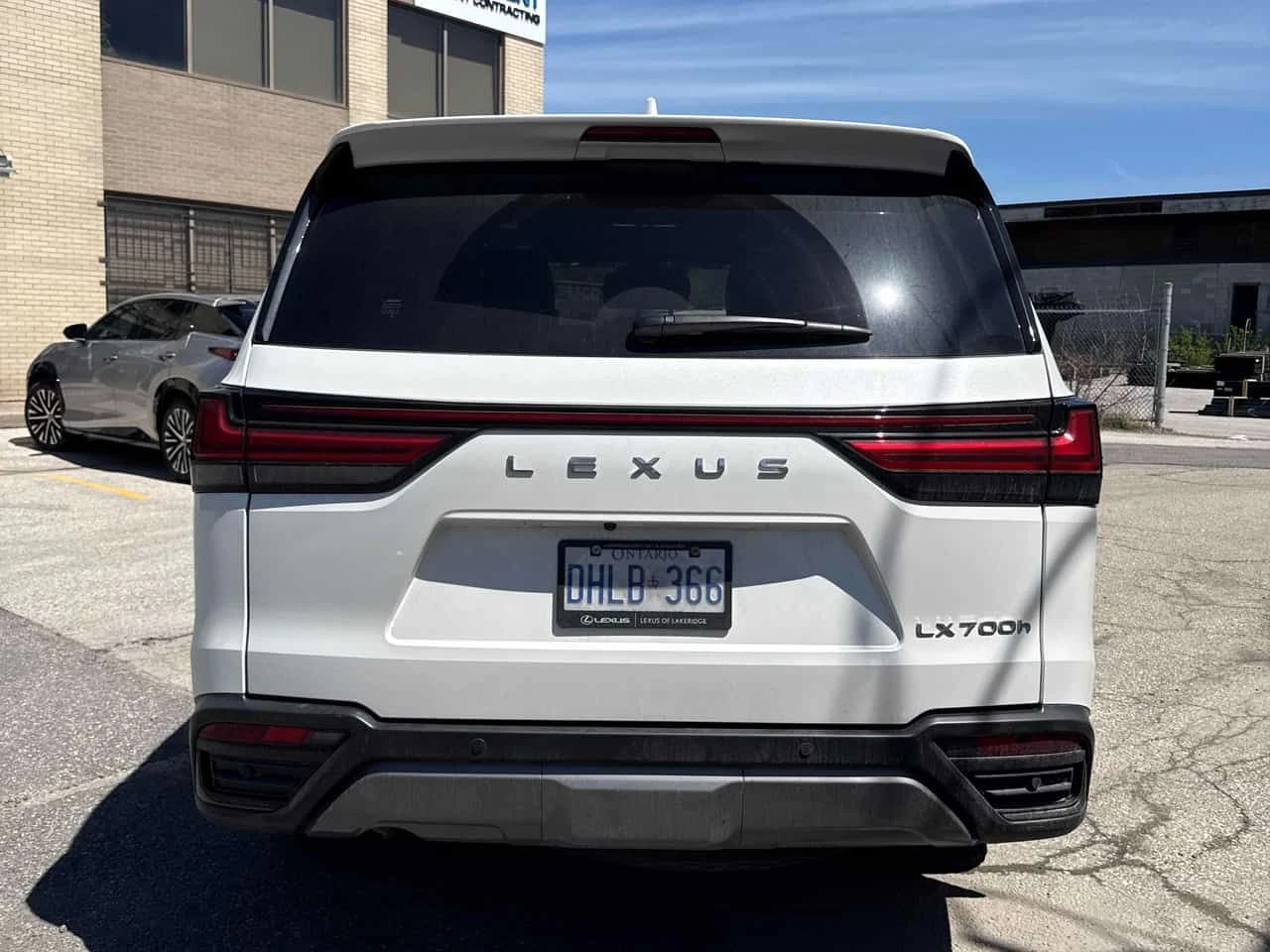 Lexus LX 700h* FULL* M/L* HUD* ОБДУХВАНЕ* МАСАЖ* 360* , снимка 4 - Автомобили и джипове - 54346106