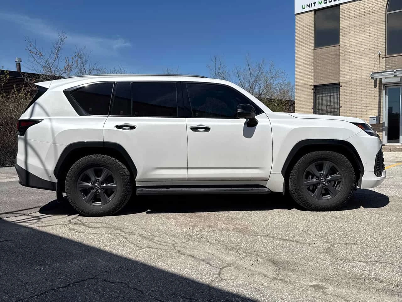 Lexus LX 700h* FULL* M/L* HUD* ОБДУХВАНЕ* МАСАЖ* 360* , снимка 3 - Автомобили и джипове - 54346106
