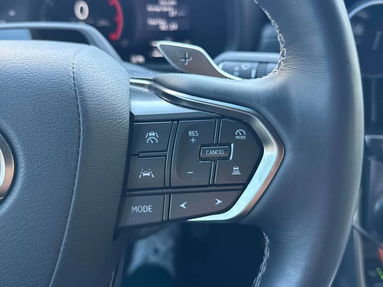 Lexus LX 700h* FULL* M/L* HUD* ОБДУХВАНЕ* МАСАЖ* 360* , снимка 12 - Автомобили и джипове - 54346106