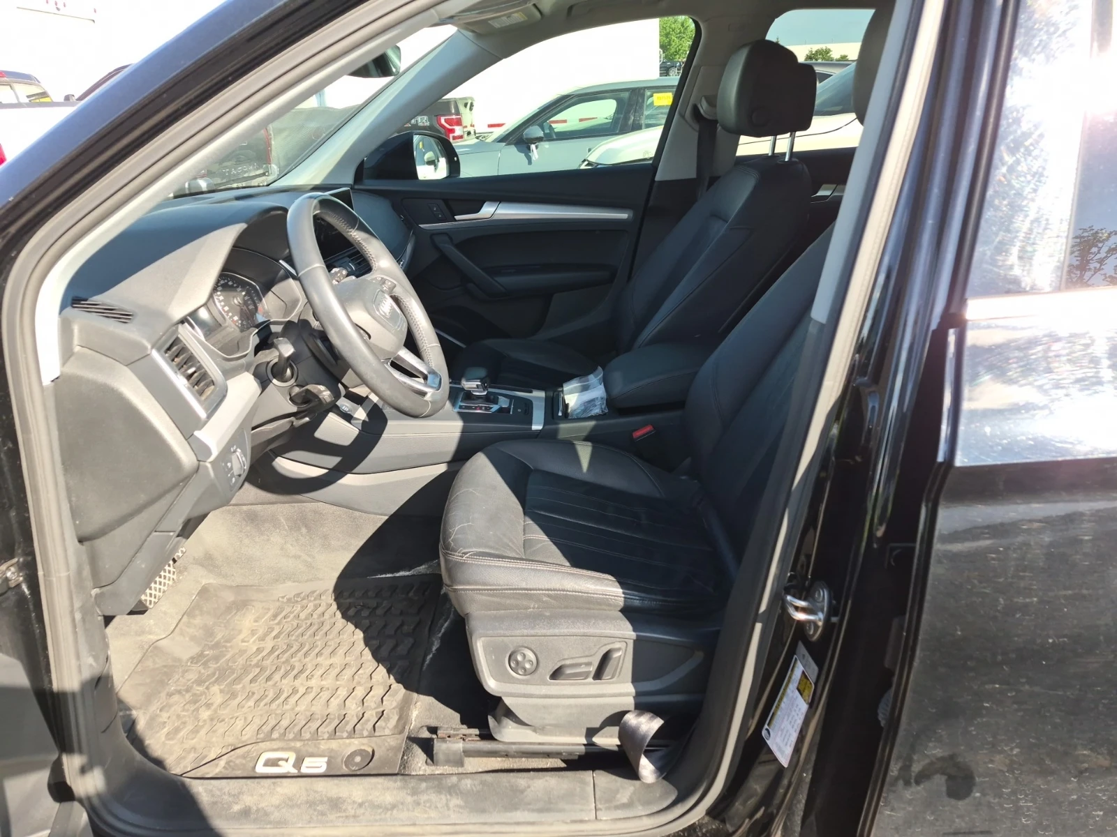Audi Q5 PROGRESSIV * Keyless Go * CARFAX * АВТО КРЕДИТ * , снимка 8 - Автомобили и джипове - 54825995