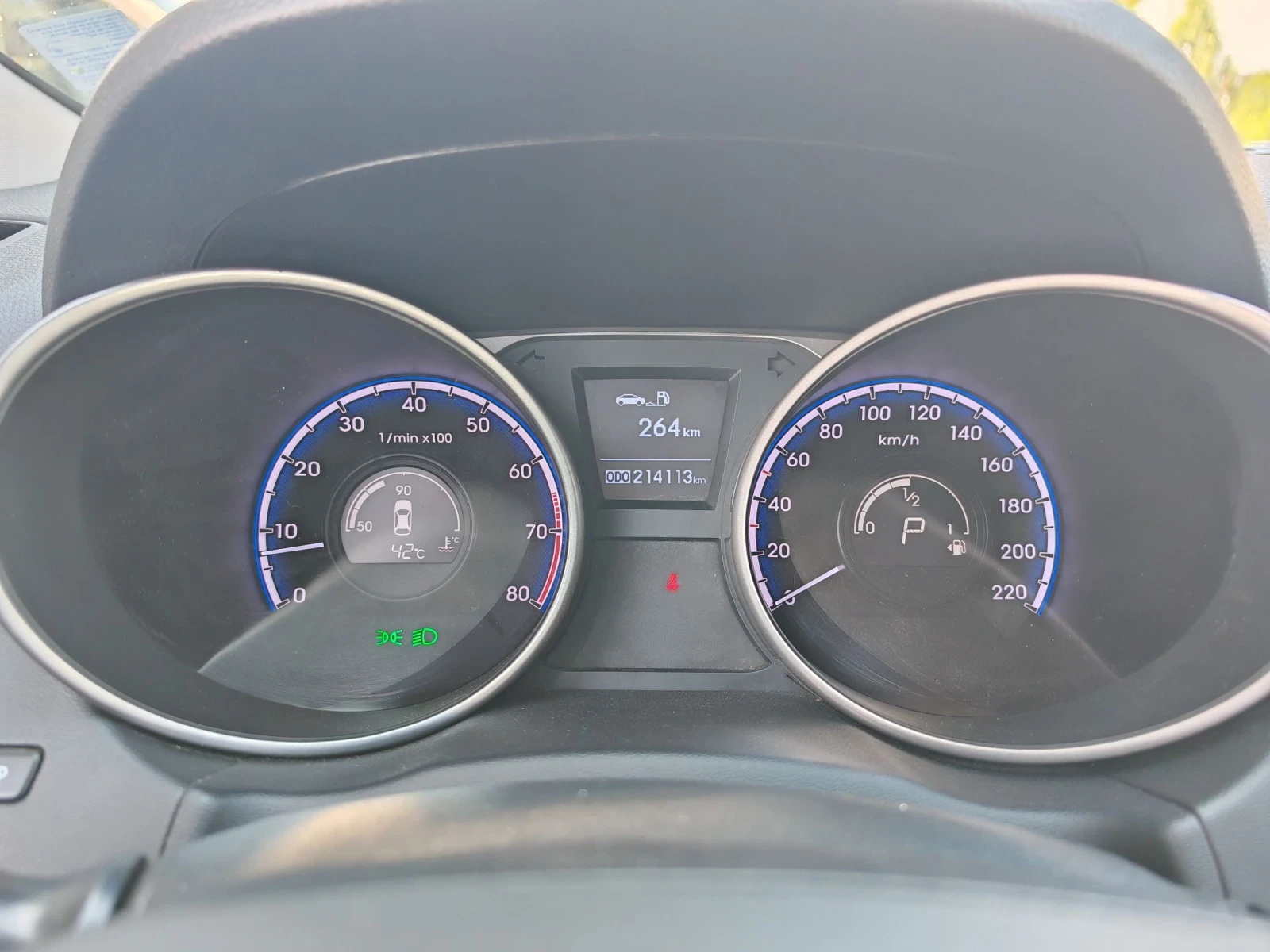 Hyundai IX35 2.0I-163k.ТОП СЪСТОЯНИЕ СЕРВИЗНА КНИЖКА , снимка 10 - Автомобили и джипове - 54855525