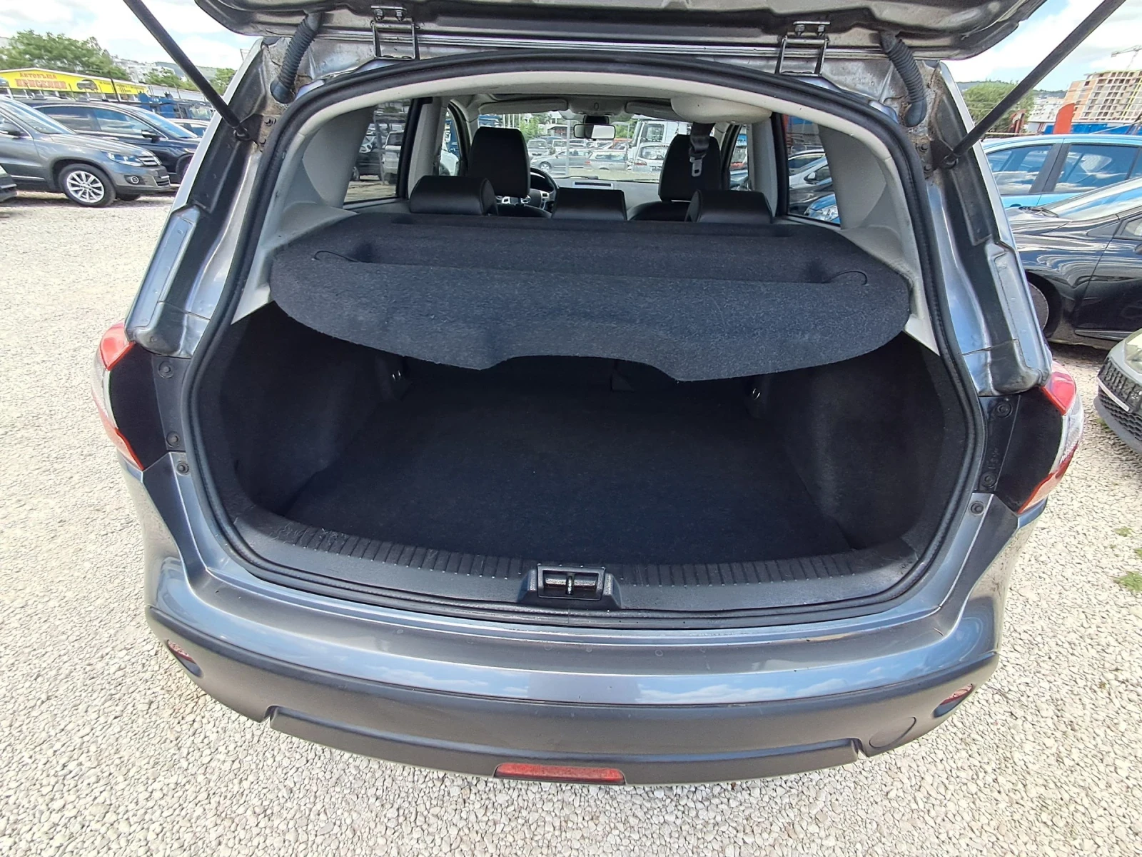 Nissan Qashqai 1.6i Ntec 87000km КАМЕРА360  НАВИГАЦИЯ, снимка 16 - Автомобили и джипове - 54920663