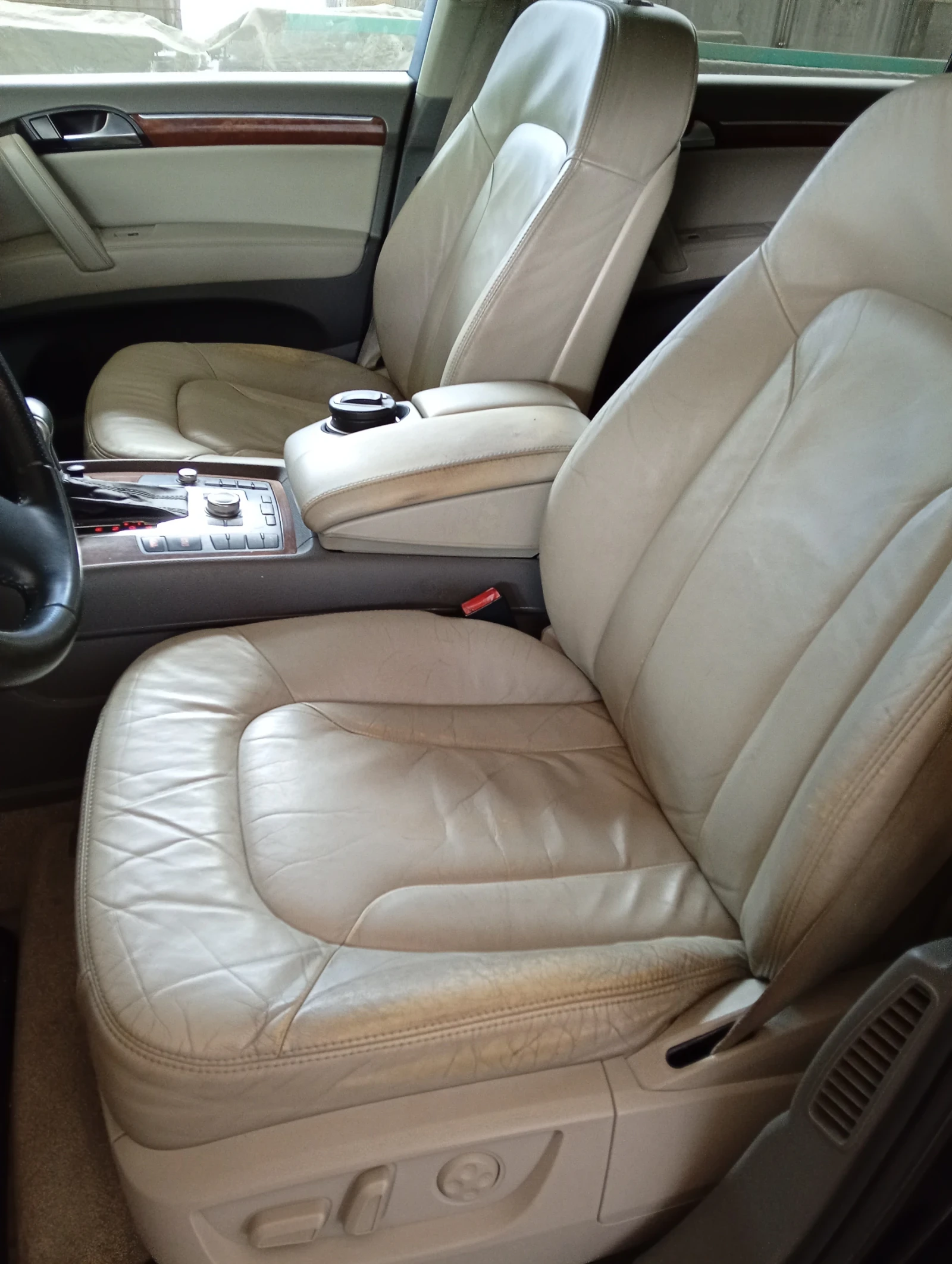 Audi Q7 4.2 Бензин , снимка 11 - Автомобили и джипове - 55085921