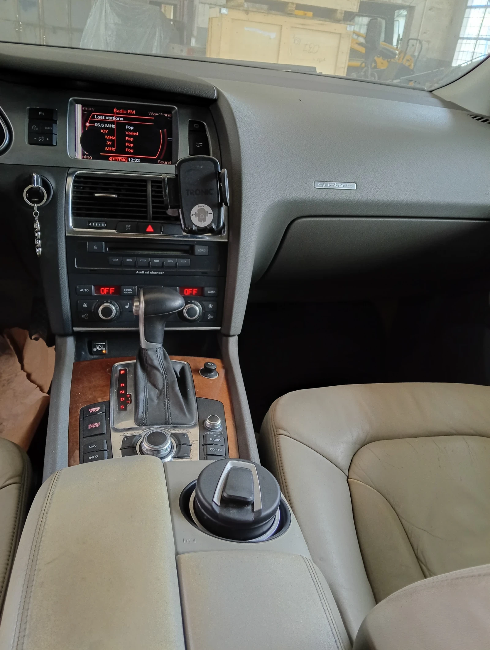 Audi Q7 4.2 Бензин , снимка 13 - Автомобили и джипове - 55085921