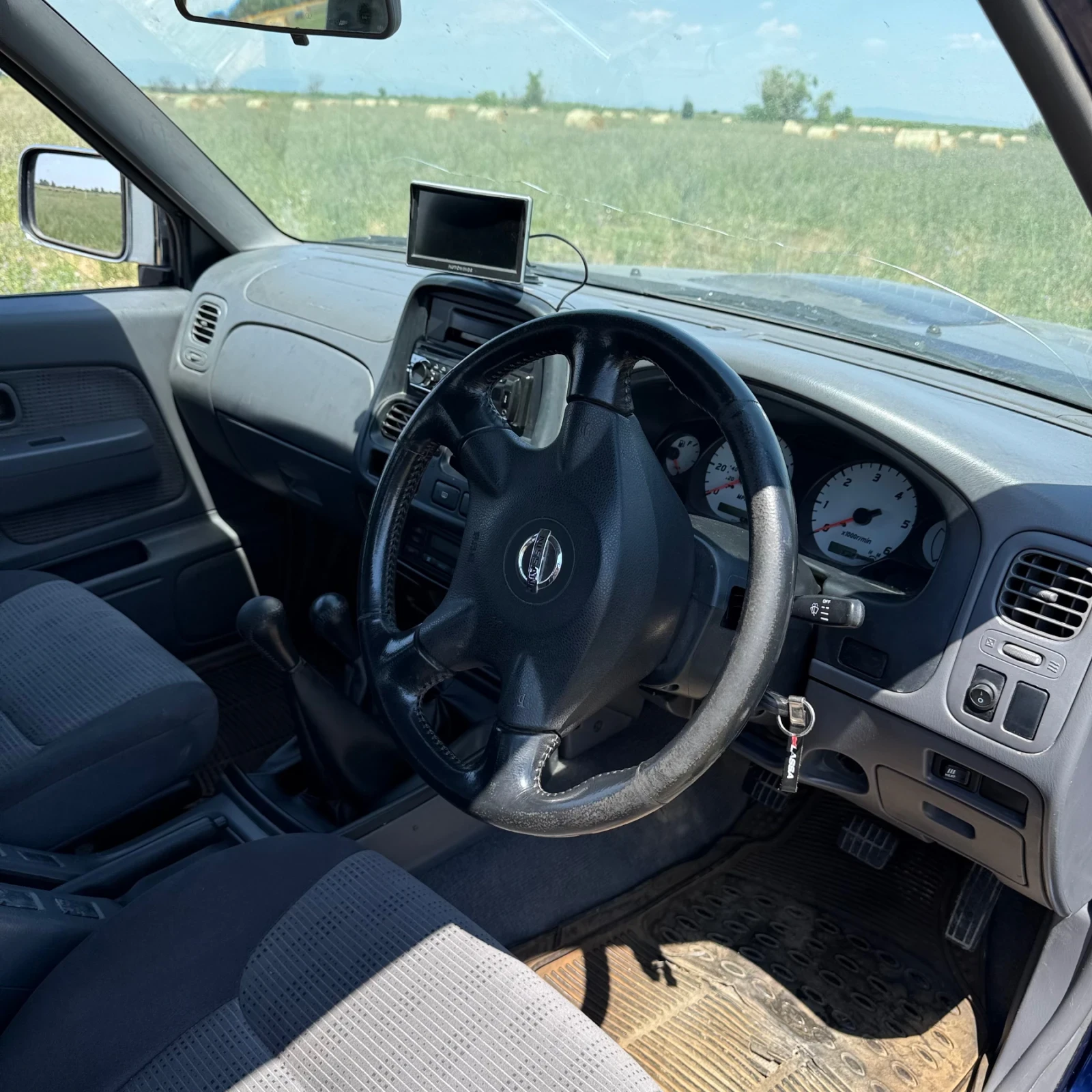 Nissan Navara, снимка 17 - Автомобили и джипове - 55402710
