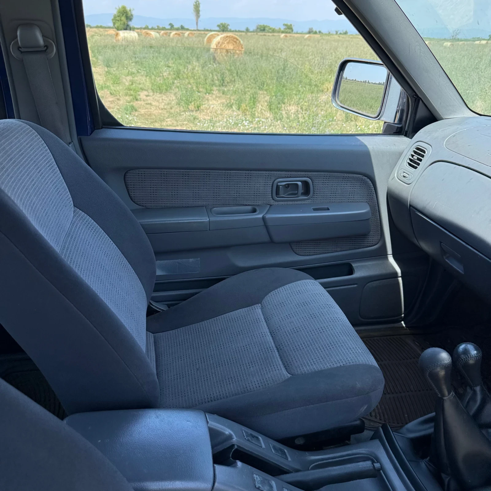 Nissan Navara, снимка 14 - Автомобили и джипове - 55402710
