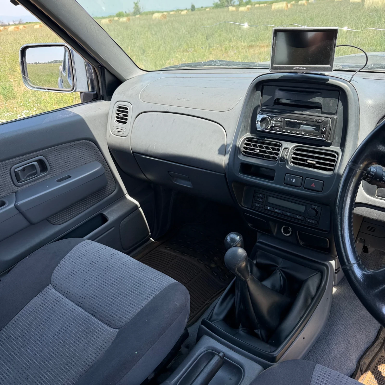 Nissan Navara, снимка 16 - Автомобили и джипове - 55402710