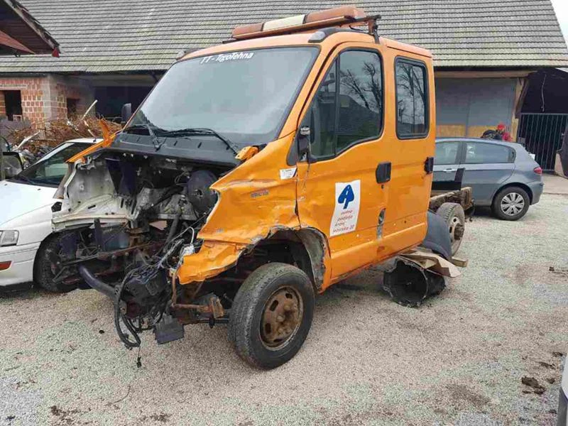 Iveco Daily 35S14  2.3dizel, снимка 6 - Бусове и автобуси - 47183849