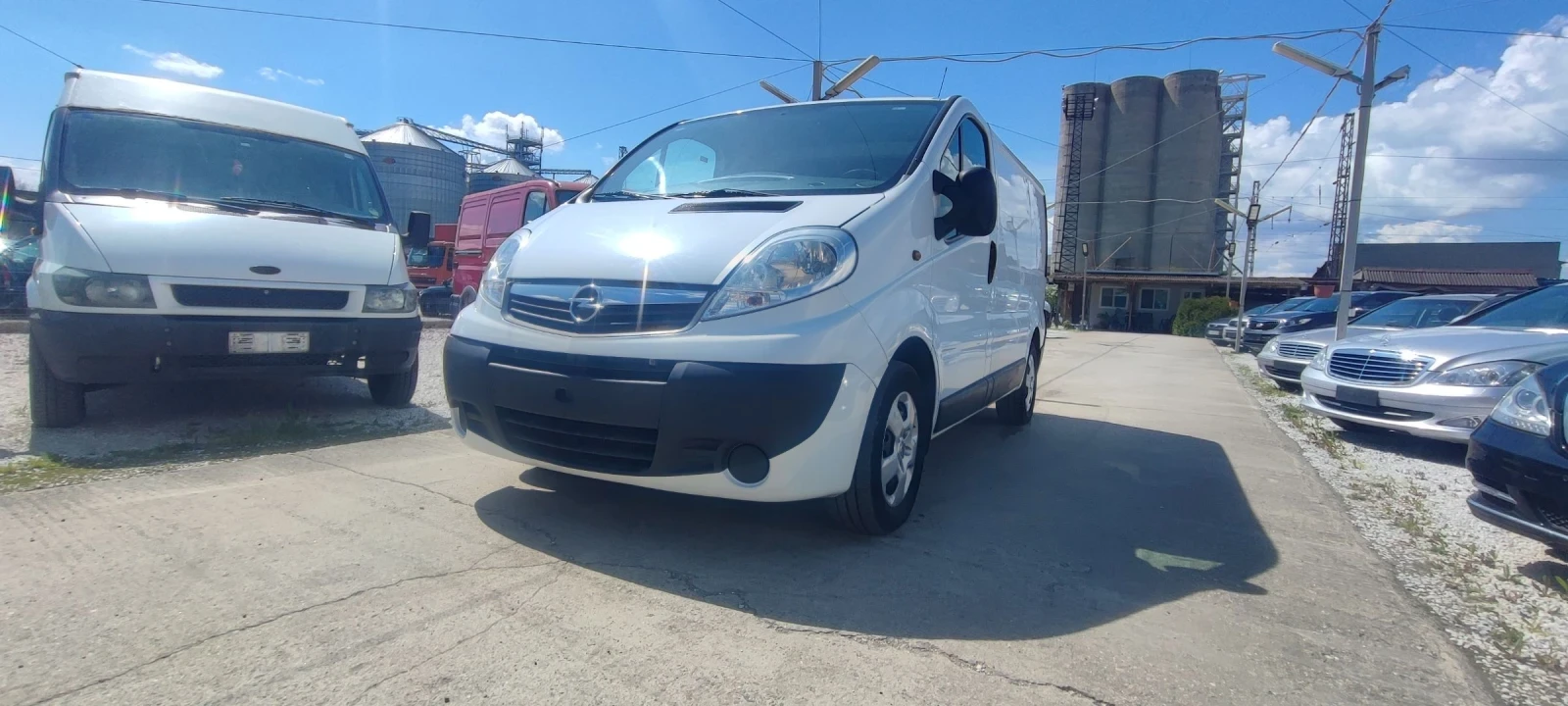 Opel Vivaro 2.2cdti - изображение 3