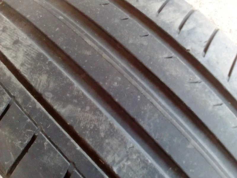 Гуми Летни 245/40R19, снимка 3 - Гуми и джанти - 18579535