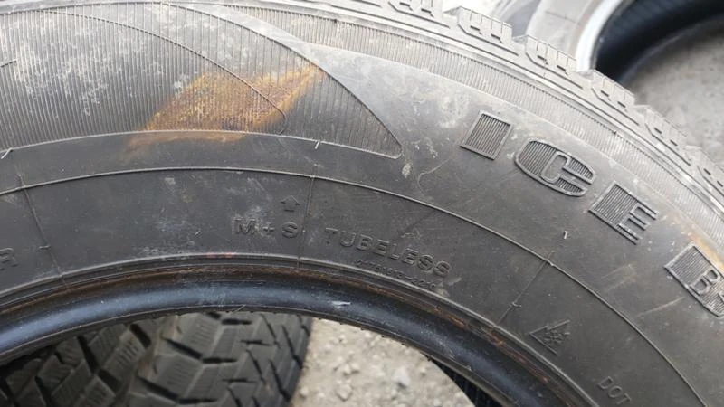 Гуми Зимни 215/75R16, снимка 8 - Гуми и джанти - 27725511