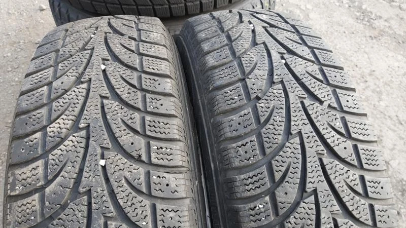 Гуми Зимни 215/75R16, снимка 1 - Гуми и джанти - 27725511