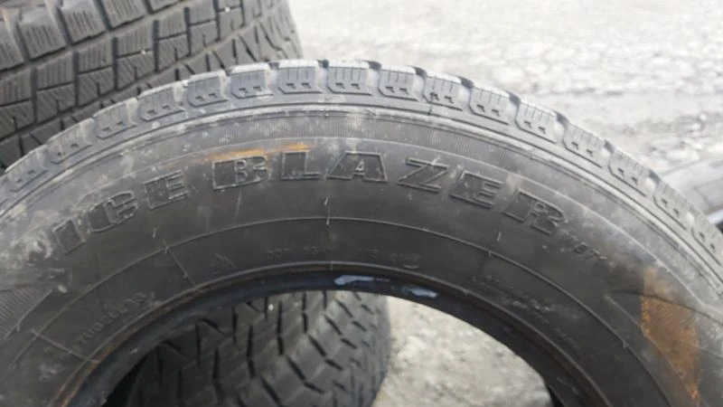 Гуми Зимни 215/75R16, снимка 10 - Гуми и джанти - 27725511