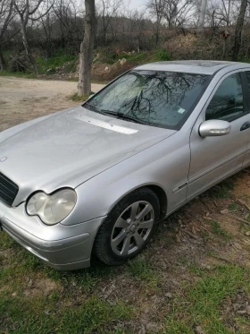 Mercedes-Benz 220 - 2000 € / 3911.66 лв. - 61156681 5