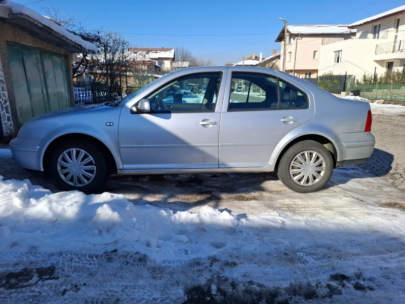 VW Bora, снимка 2 - Автомобили и джипове - 48511975