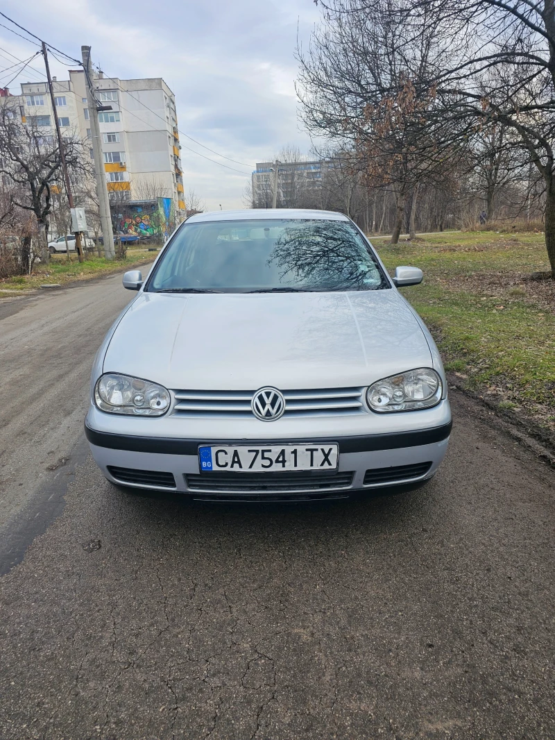 VW Golf Газ инжекцион, снимка 1 - Автомобили и джипове - 48799415