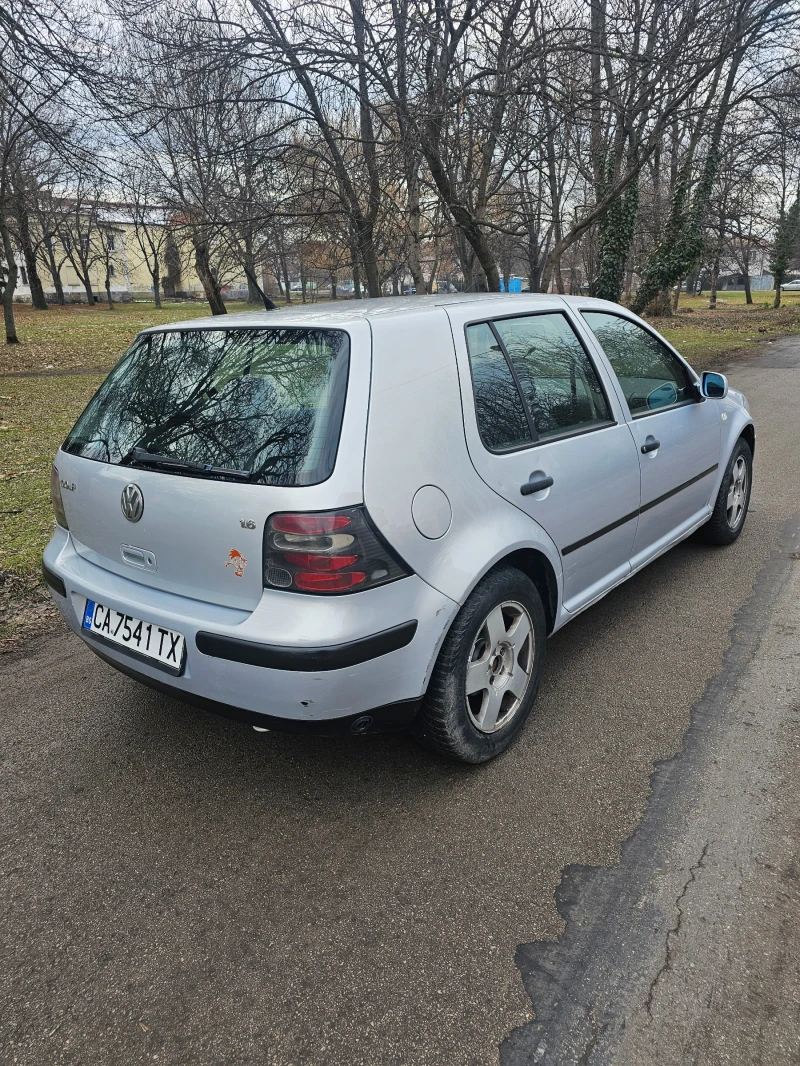 VW Golf Газ инжекцион, снимка 3 - Автомобили и джипове - 48799415