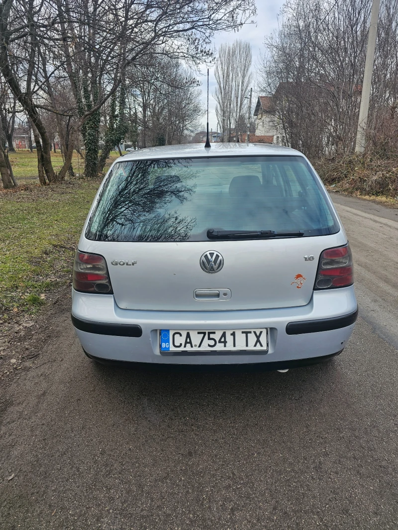 VW Golf Газ инжекцион, снимка 4 - Автомобили и джипове - 48799415