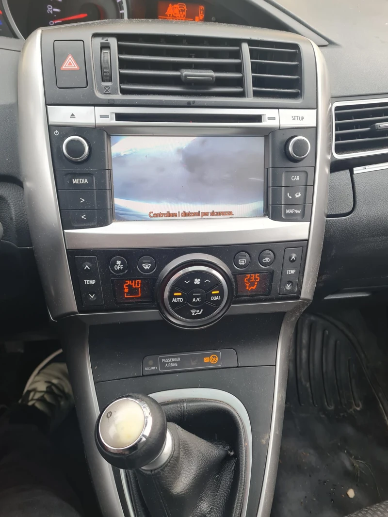 Toyota Verso 2.0D, снимка 6 - Автомобили и джипове - 49162099