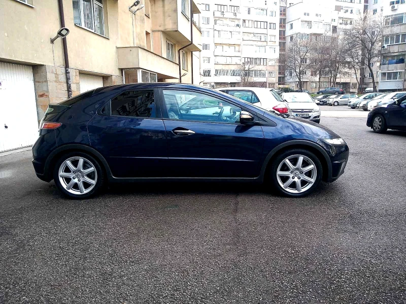 Honda Civic 1.8.ГАЗ.БРЦ.6 СКОРОСТИ!!!, снимка 6 - Автомобили и джипове - 49439034