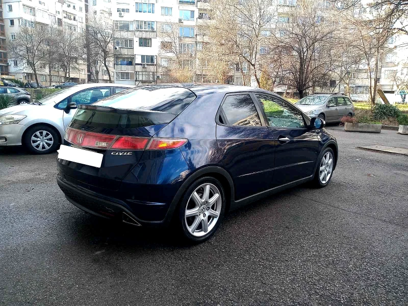 Honda Civic 1.8.ГАЗ.БРЦ.6 СКОРОСТИ!!!, снимка 4 - Автомобили и джипове - 49439034