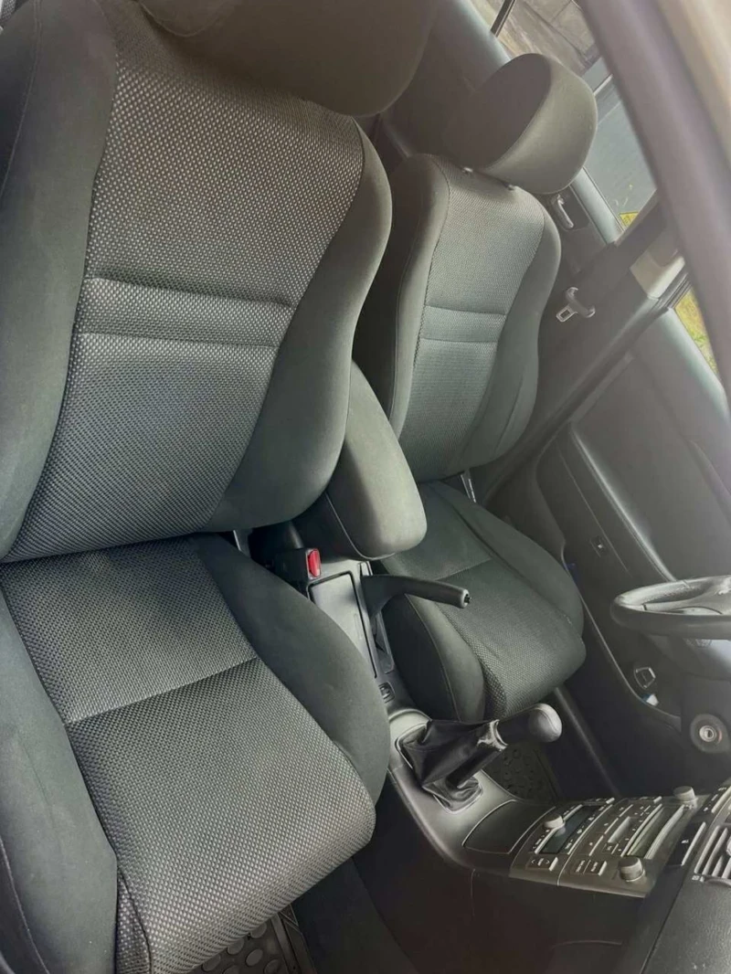 Toyota Avensis D4D 2.0 115к.с, снимка 13 - Автомобили и джипове - 52568235