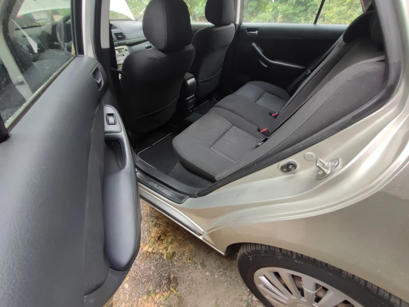 Toyota Avensis D4D 2.0 115к.с, снимка 15 - Автомобили и джипове - 52568235