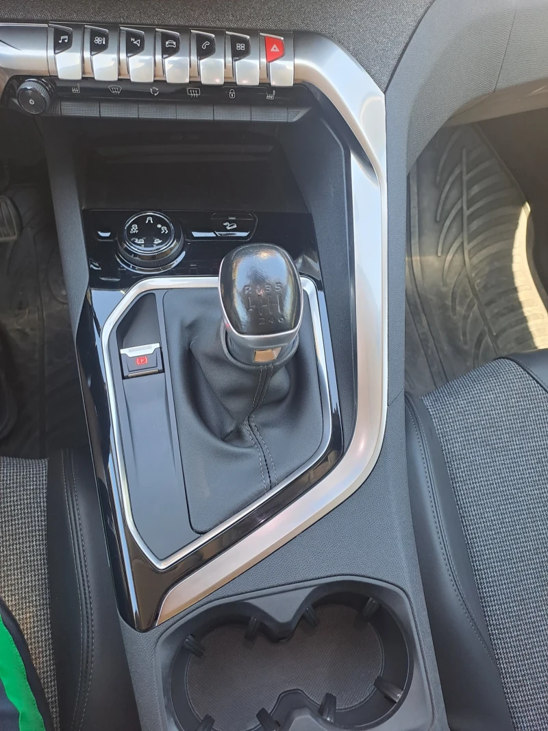 Peugeot 3008 ALLURE, снимка 9 - Автомобили и джипове - 51557214