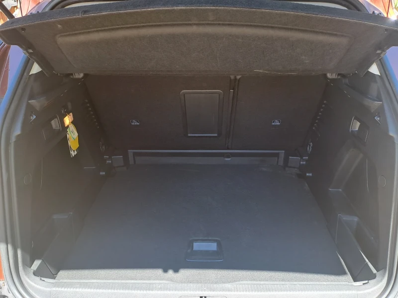 Peugeot 3008 ALLURE, снимка 15 - Автомобили и джипове - 51557214