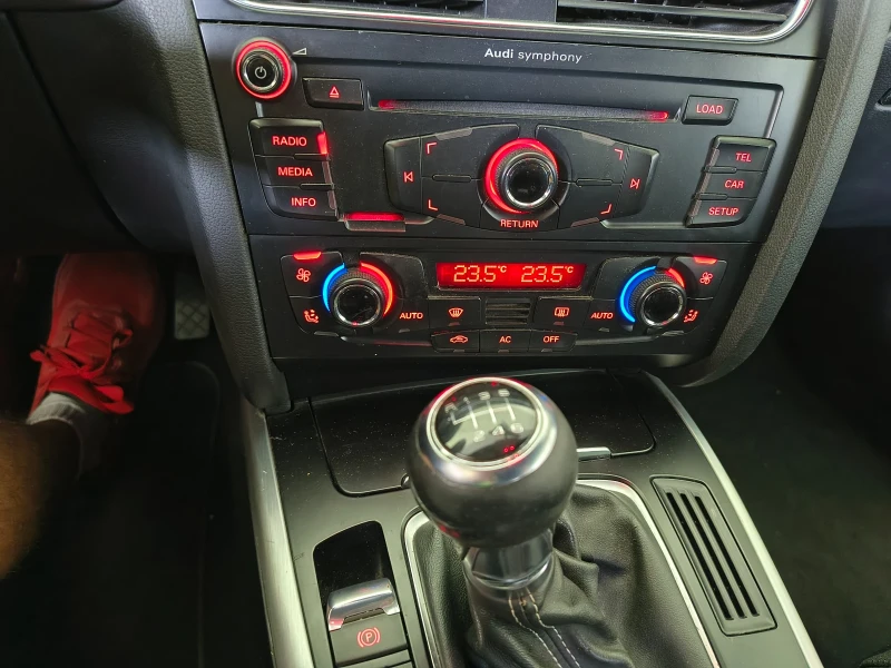 Audi A5 Coupe 2.0 S-LINE, снимка 8 - Автомобили и джипове - 52292632