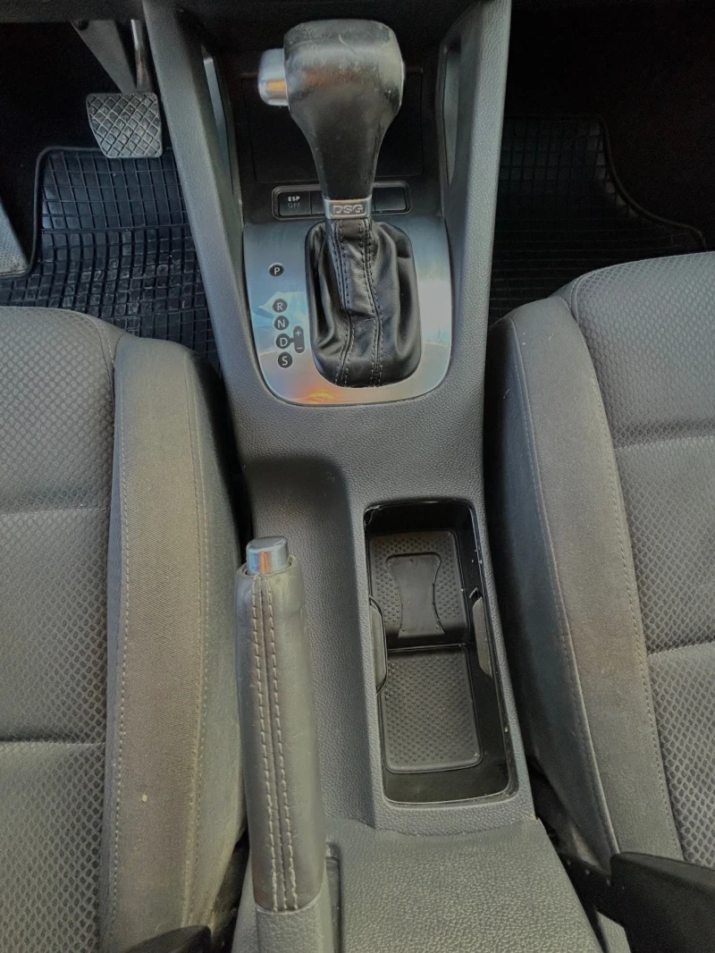 VW Golf, снимка 8 - Автомобили и джипове - 52886373