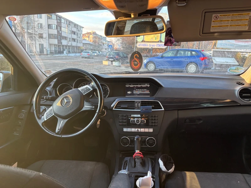 Mercedes-Benz C 220, снимка 6 - Автомобили и джипове - 53077351