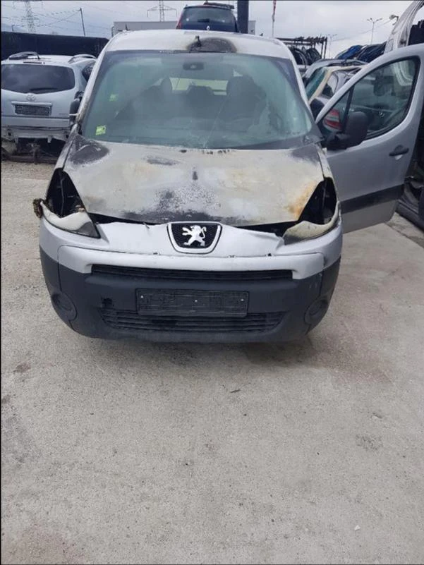 Peugeot Partner 1.6HDi, снимка 7 - Автомобили и джипове - 3274142