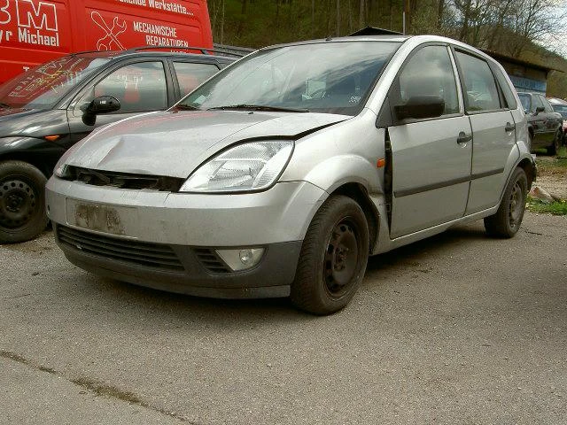 Ford Fiesta 1.25i-75к.с., снимка 2 - Автомобили и джипове - 18119973