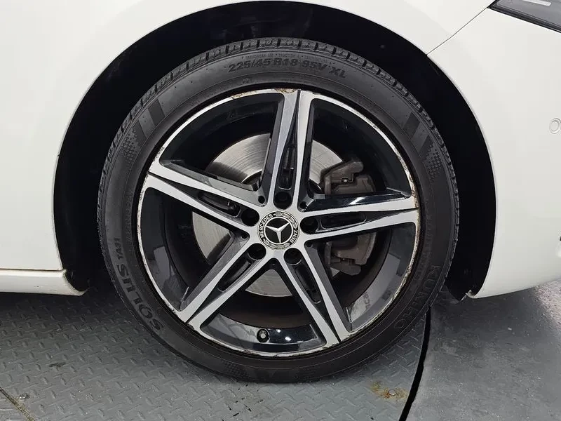 Mercedes-Benz A 250 4Matic Sedan, снимка 5 - Автомобили и джипове - 55801234