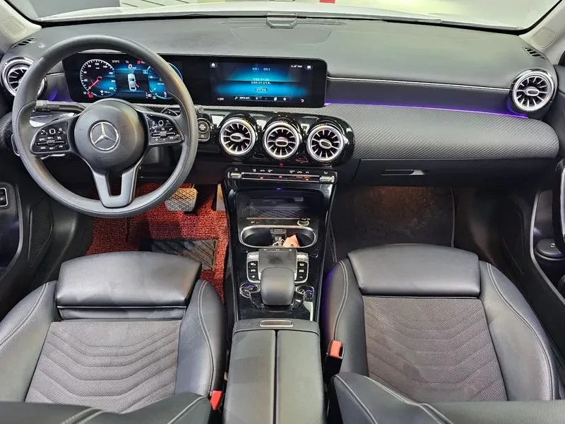 Mercedes-Benz A 250 4Matic Sedan, снимка 7 - Автомобили и джипове - 55801234