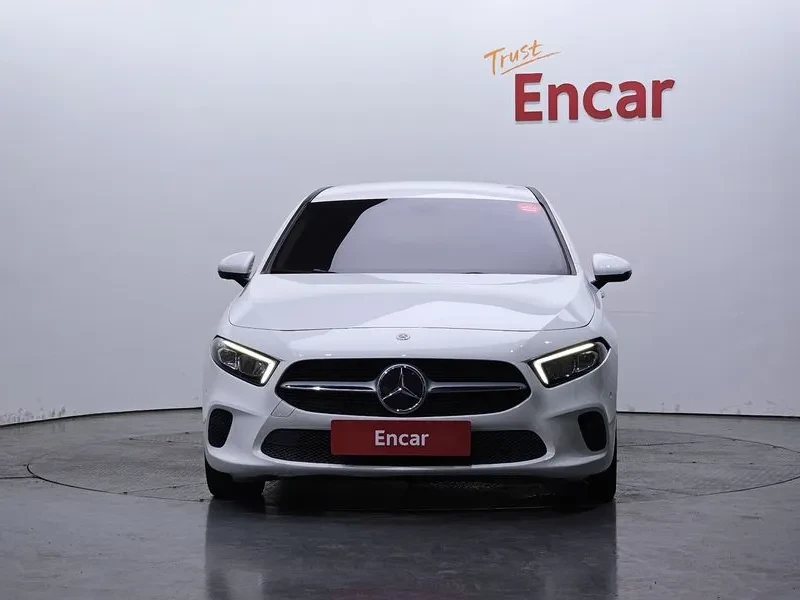 Mercedes-Benz A 250 4Matic Sedan, снимка 3 - Автомобили и джипове - 55801234