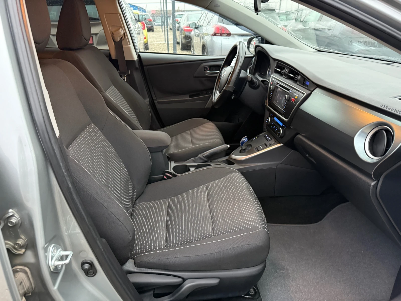 Toyota Auris 1.8i Hybrid 122hp AUTOMATIC  | Mobile.bg   11