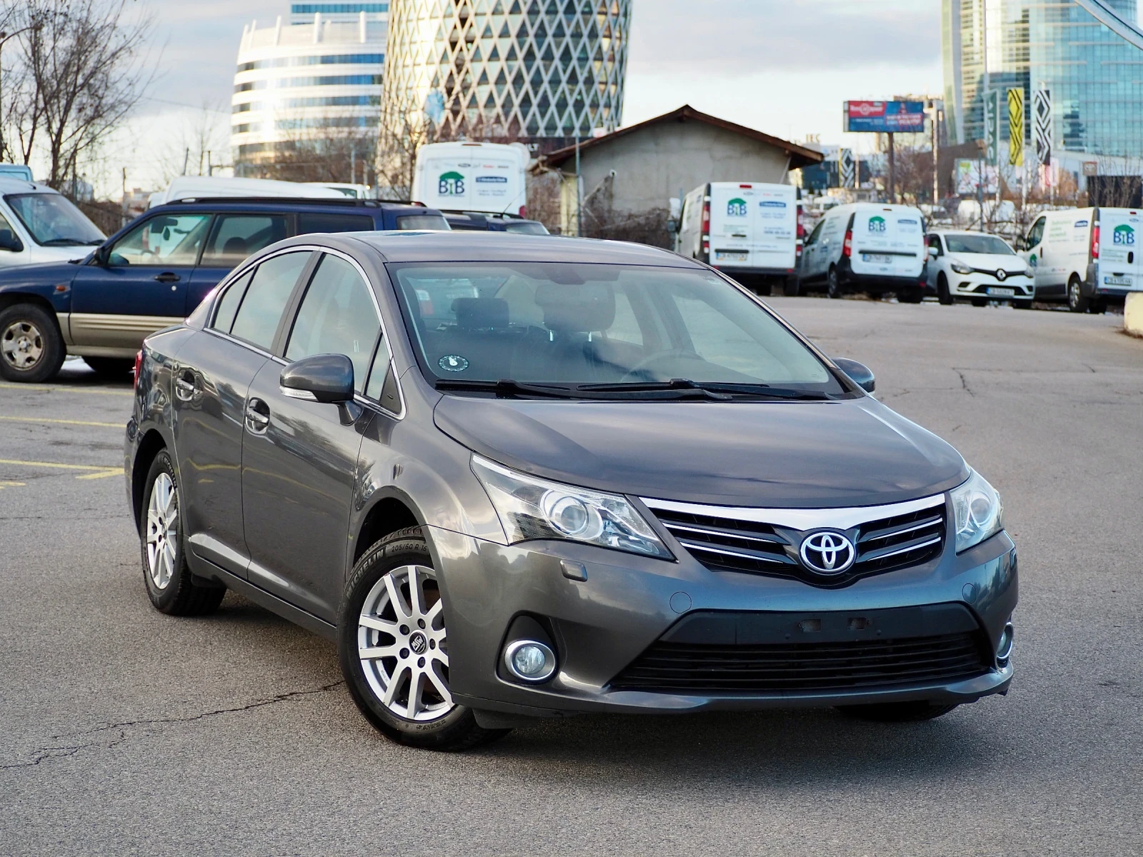 Toyota Avensis 147кс///КАМЕРА///НАВИ///СТАВА ЗА ГАЗ - изображение 2