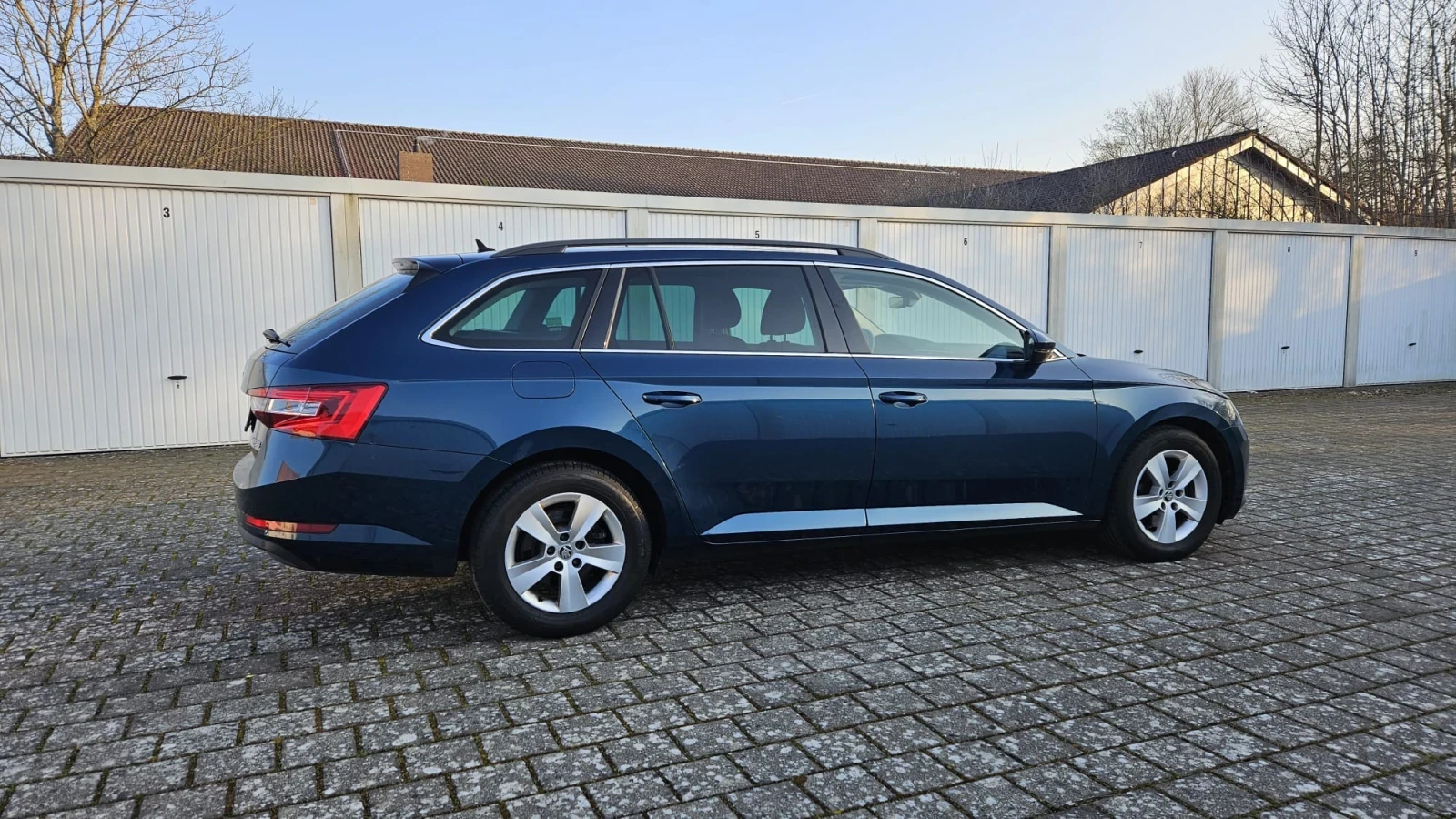Skoda Superb 2.0 TDI NAVI - изображение 9