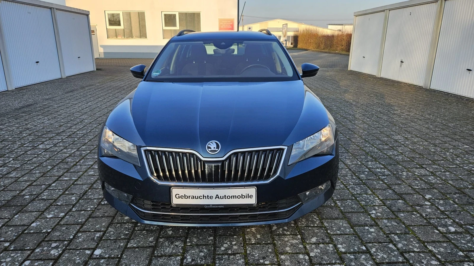 Skoda Superb 2.0 TDI NAVI - изображение 2