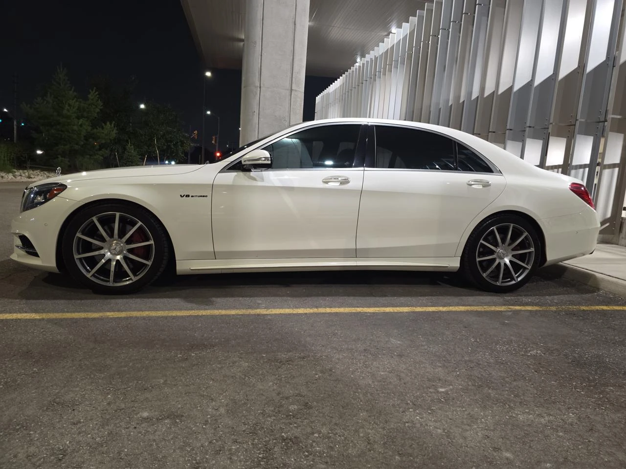 Mercedes-Benz S 550 4MATIC* AMG-pack* Burmester* 360* Обдух* Масаж*  - изображение 2