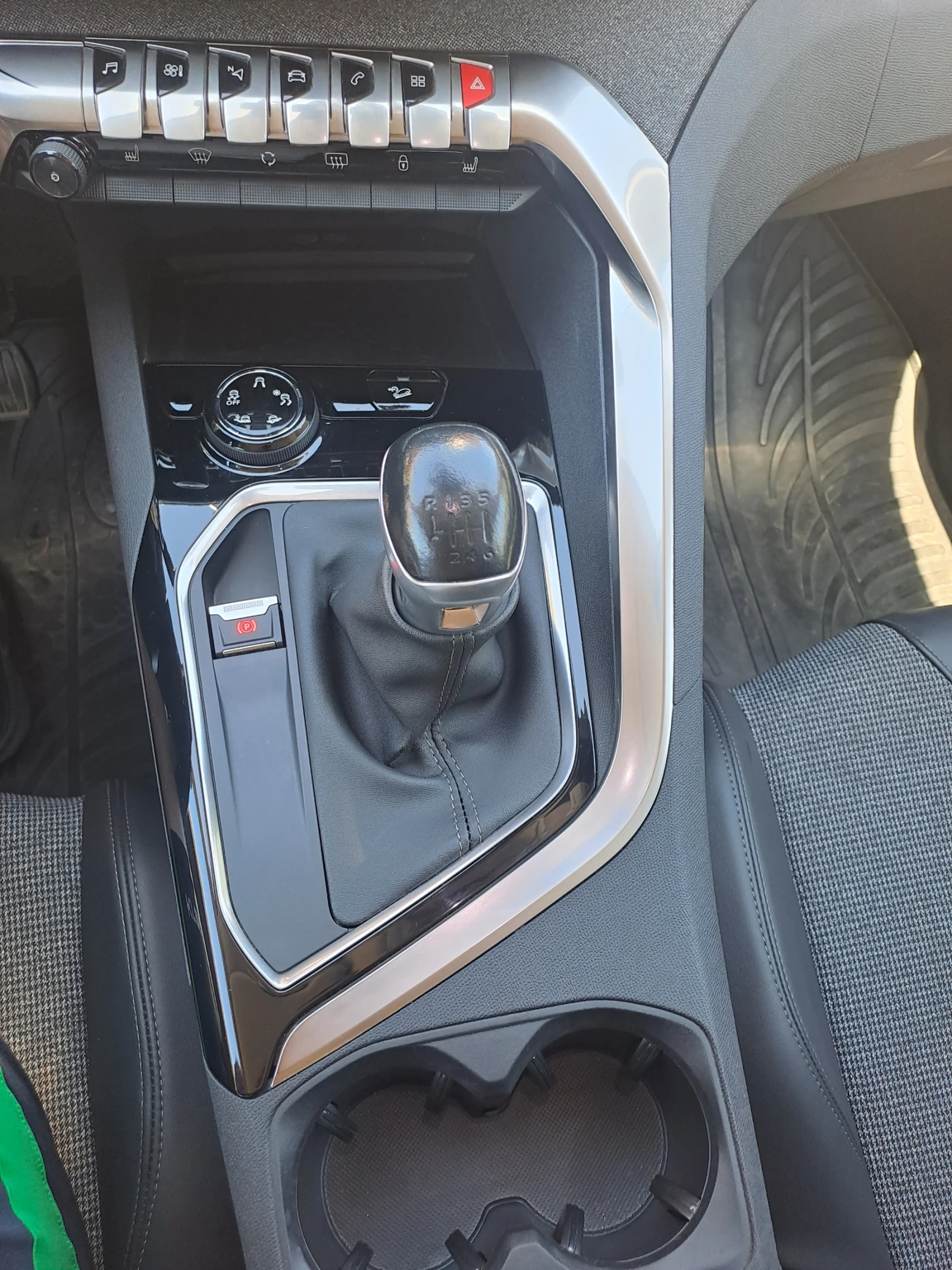 Peugeot 3008 ALLURE - изображение 9