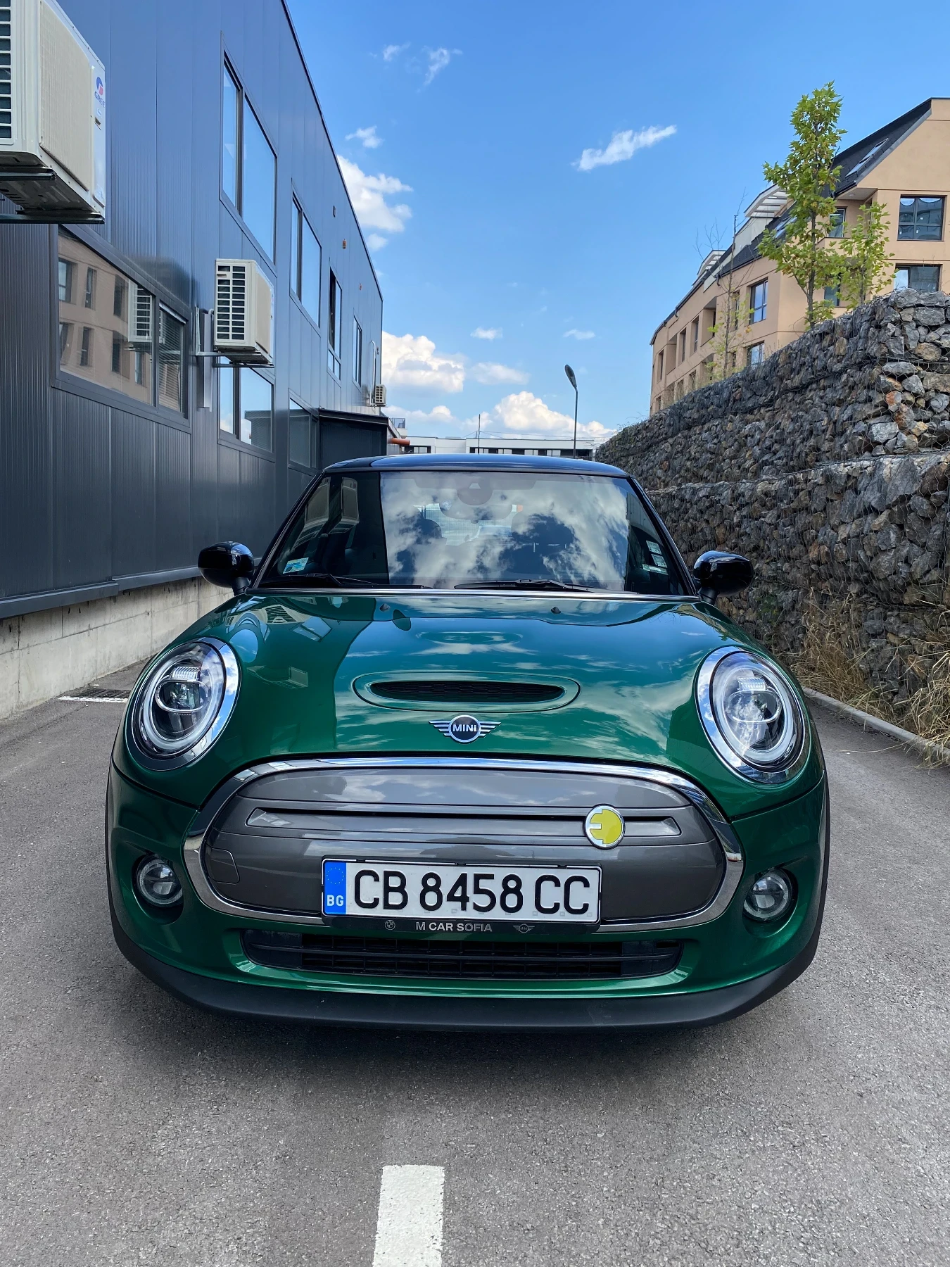 Mini Cooper SE British Green  - изображение 2